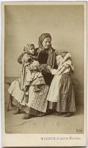Image for Russian mother with children 1